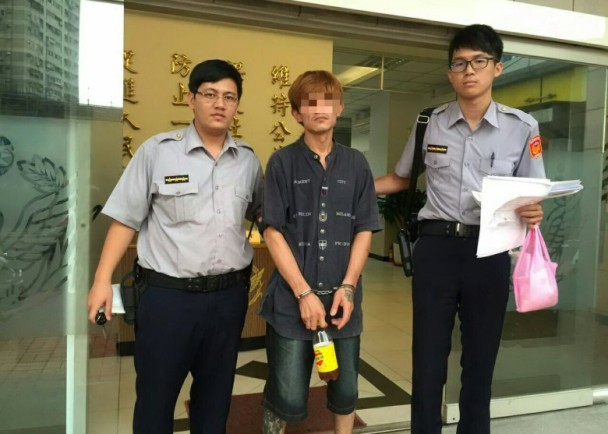 1040707忘情享受嘻哈音樂 眼尖警查獲竊盜慣犯涉賭毒(圖示)
