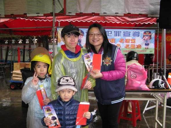 1050118中和大廟揮毫贈春聯 警反詐騙春安宣傳_1