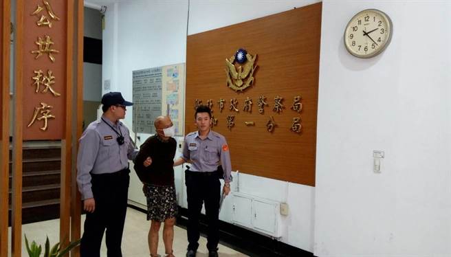 1050422偷菸打超商店員 警循線逮捕(圖示)