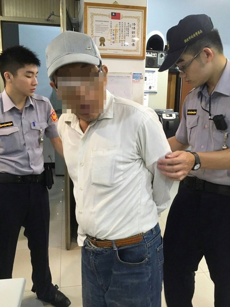 1050616鎖定大賣場 藥妝店行竊 慣贓落網(圖示)