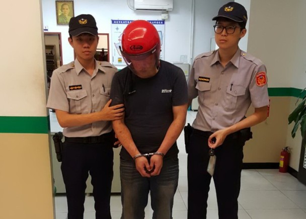 1050611心虛毒蟲毒塞鞋 眼尖警查毒送辦(圖示)