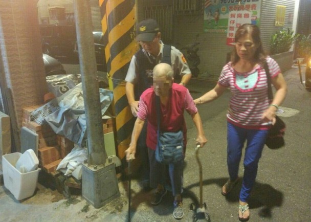 1050920夜色太黑迷路了　阿嬤醫院回診回不了家(圖示)