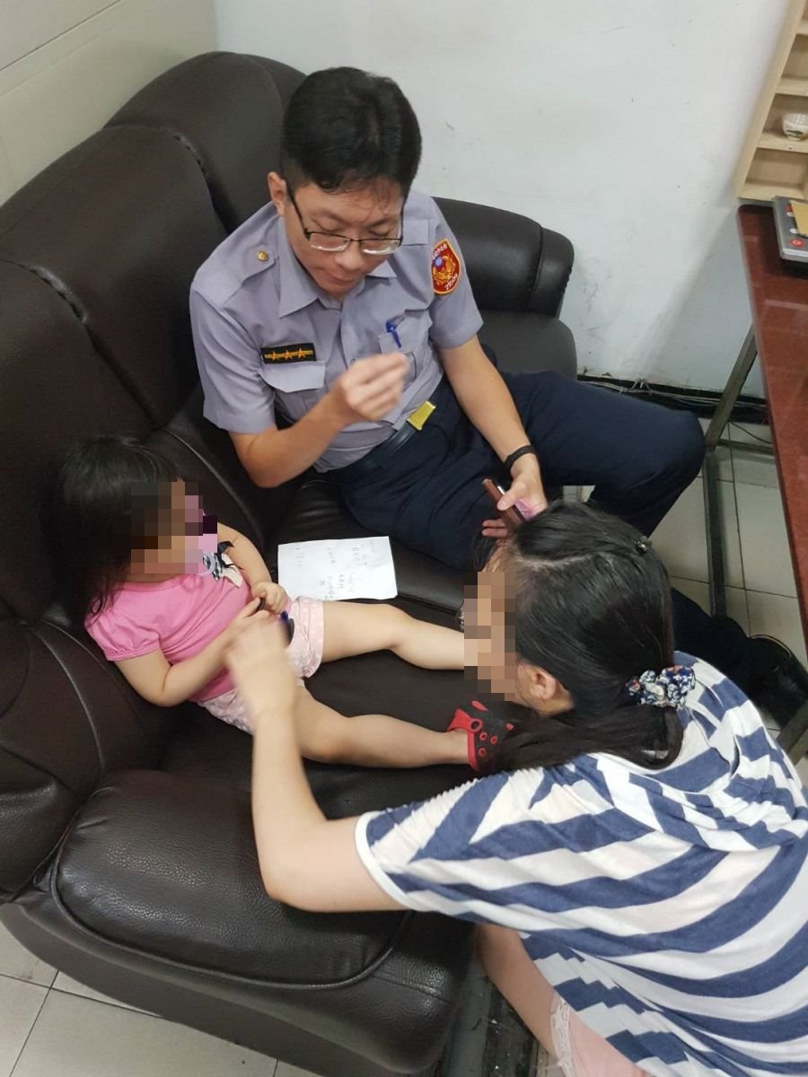 二歲女童走失 中和分局暖警助尋親(圖示)