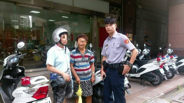 迷失老人北上探親 熱心警助其團聚(圖示)