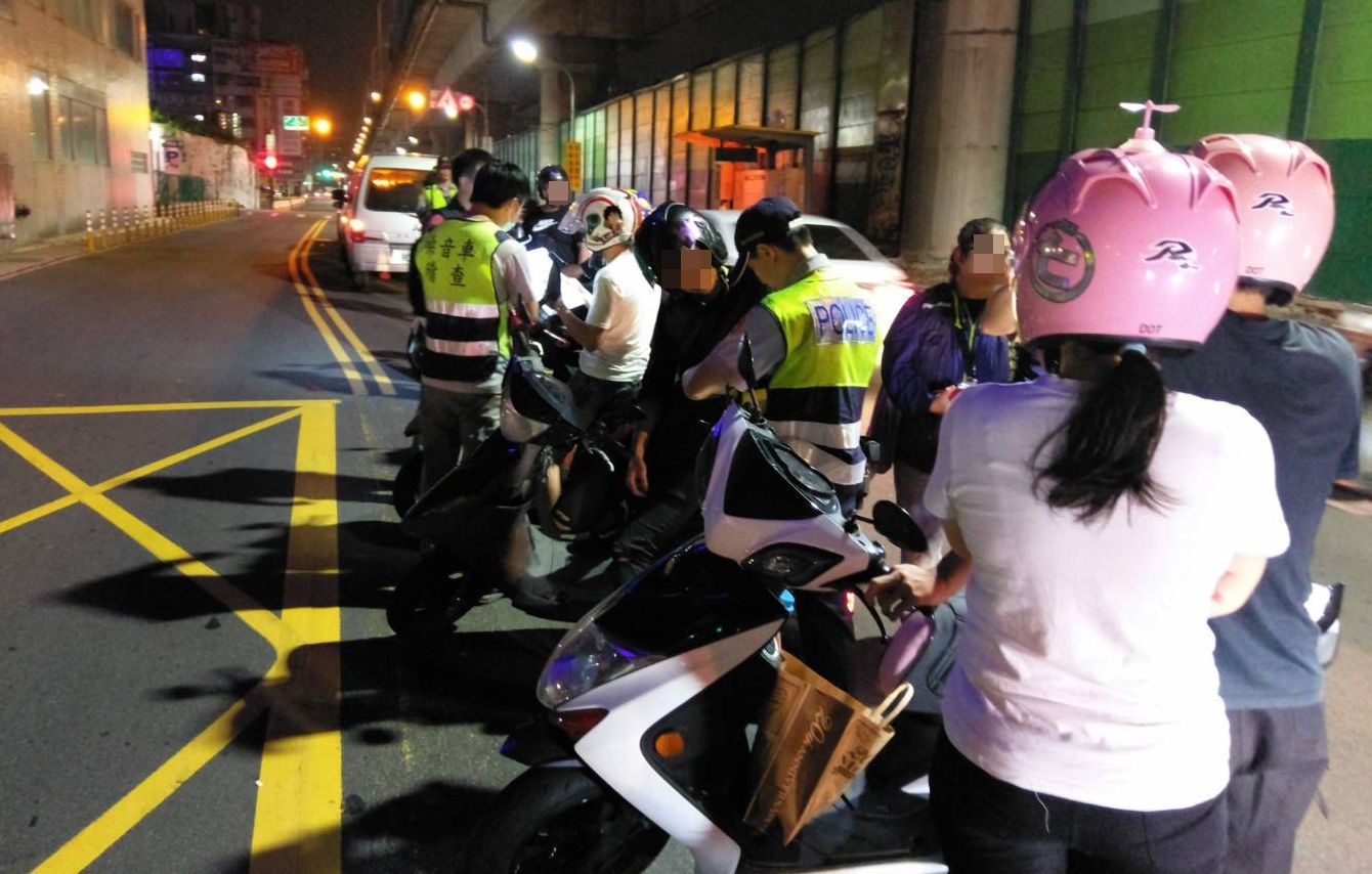 汐止警聯手環保及監理站出擊2天共開出50張紅單