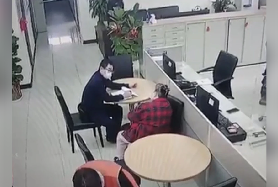 何姓女子以為在網路遇上真愛，聽信對方說詞就想匯款，卻不知一切都只是詐騙集團騙局