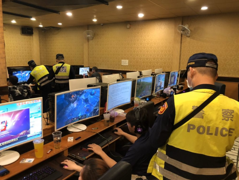 警執行臨檢