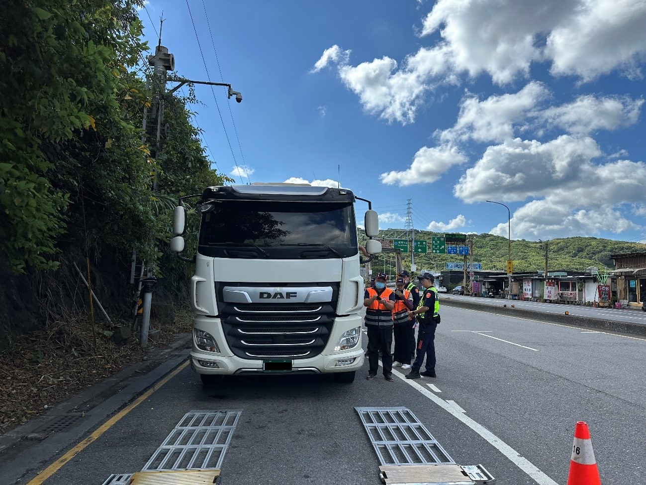 取締大型車照片