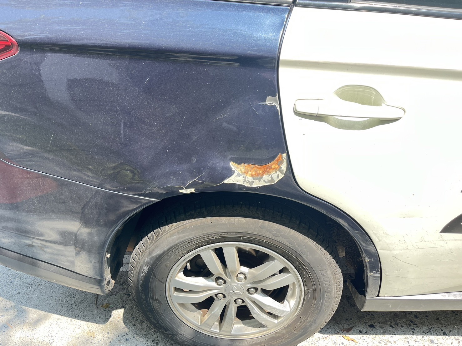 林口警 強力掃蕩飆車逮捕飆仔遮牌拒檢衝撞警車1